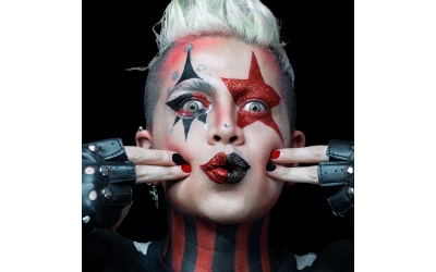 meh_kit_glam_clown_picture