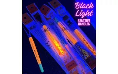 black_light_handles_bolt_599x599